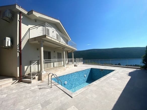 house-villa for sale in Kumbor