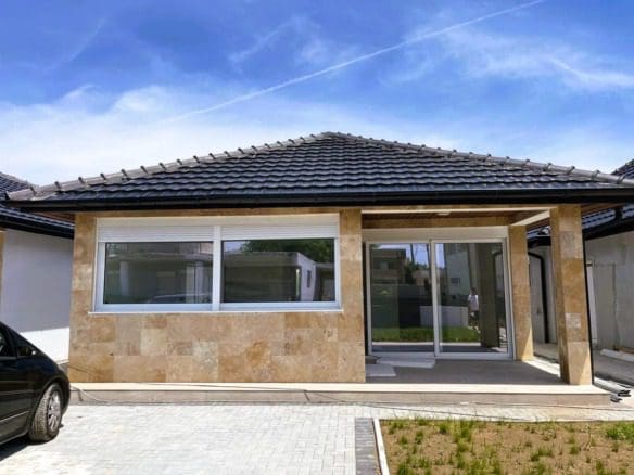 Modern House for Sale in Donji Stoj