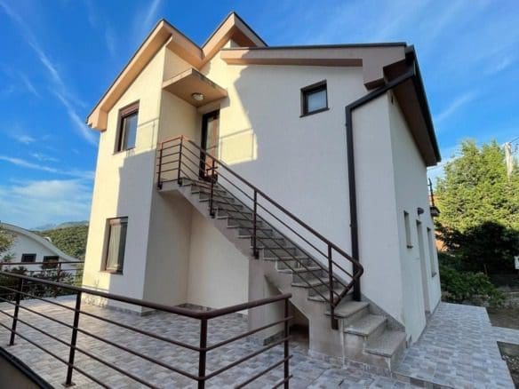 Spacious Sea-View House for Sale in Bar-Utjeha Spacious Sea-View House for Sale in Bar-Utjeha