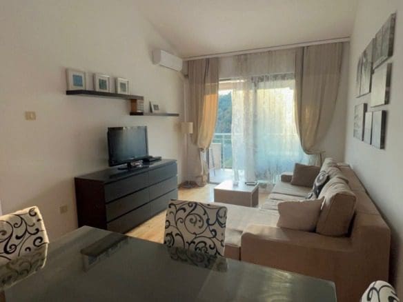 One-Bedroom Apartment with Sea View in Przno