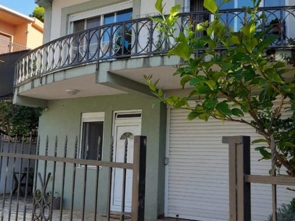 Cozy House in Zeleni Pojas Bar