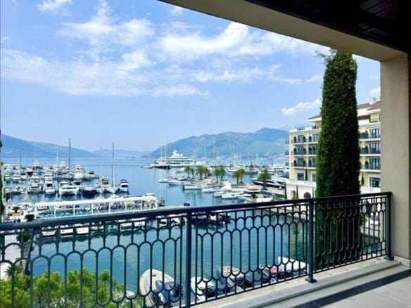 Luxury Sea View Apartment in Porto Montenegro