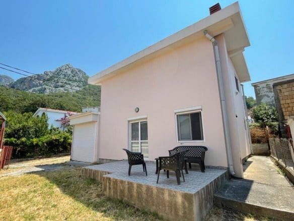 House for Sale in Sutomore
