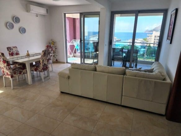 Penthouse for Sale in Dobra Voda